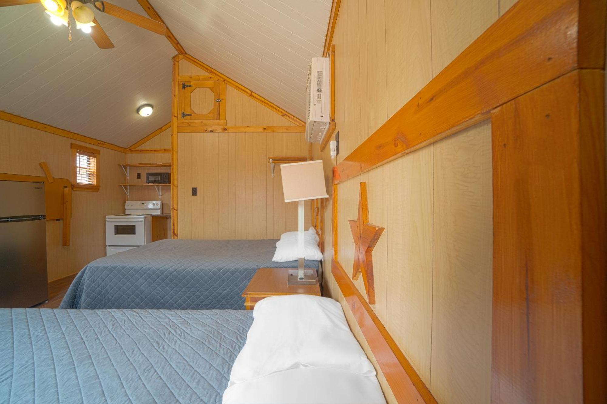 Grand Eagle Ford Lodge & Rv Park Tilden Luaran gambar