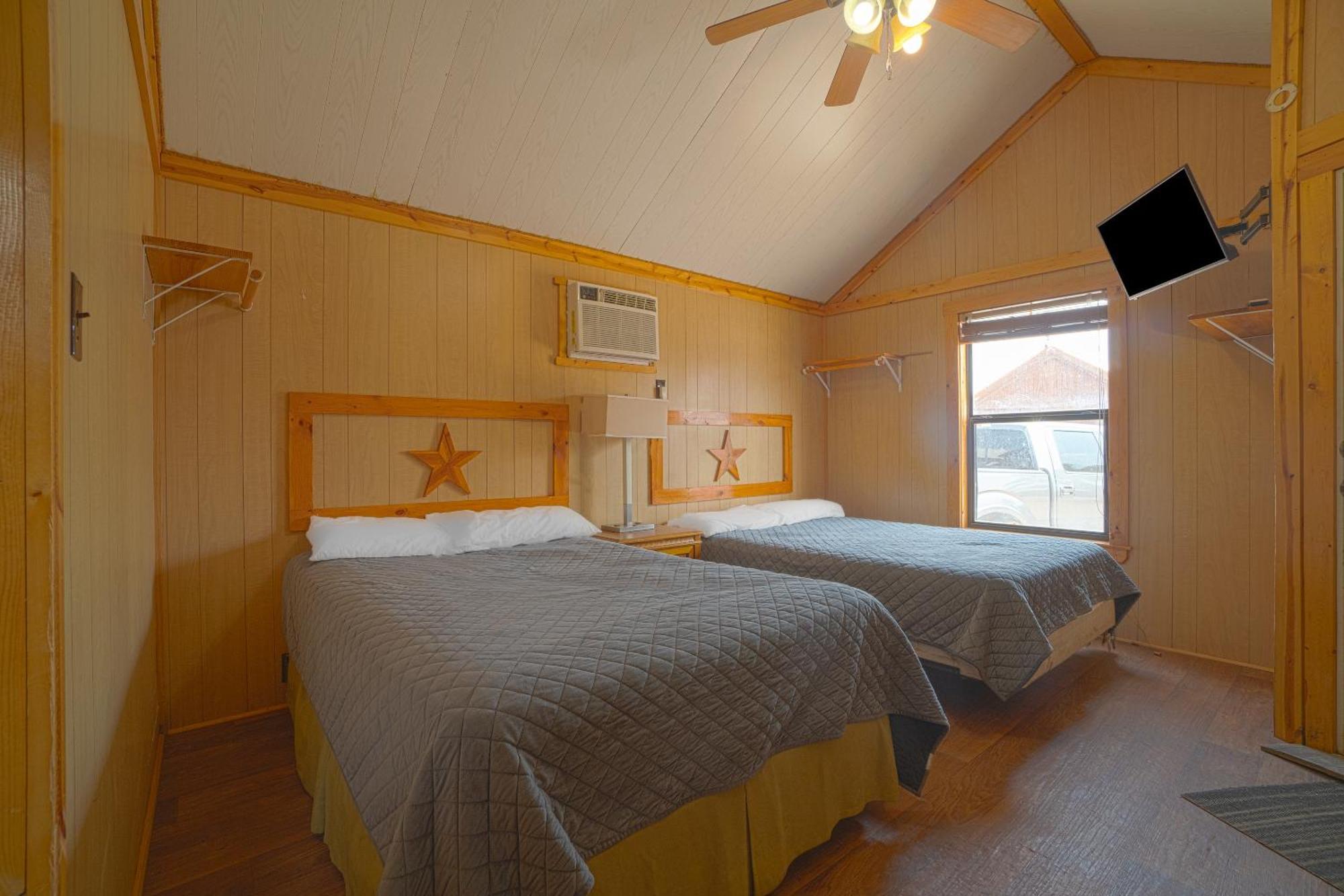 Grand Eagle Ford Lodge & Rv Park Tilden Luaran gambar