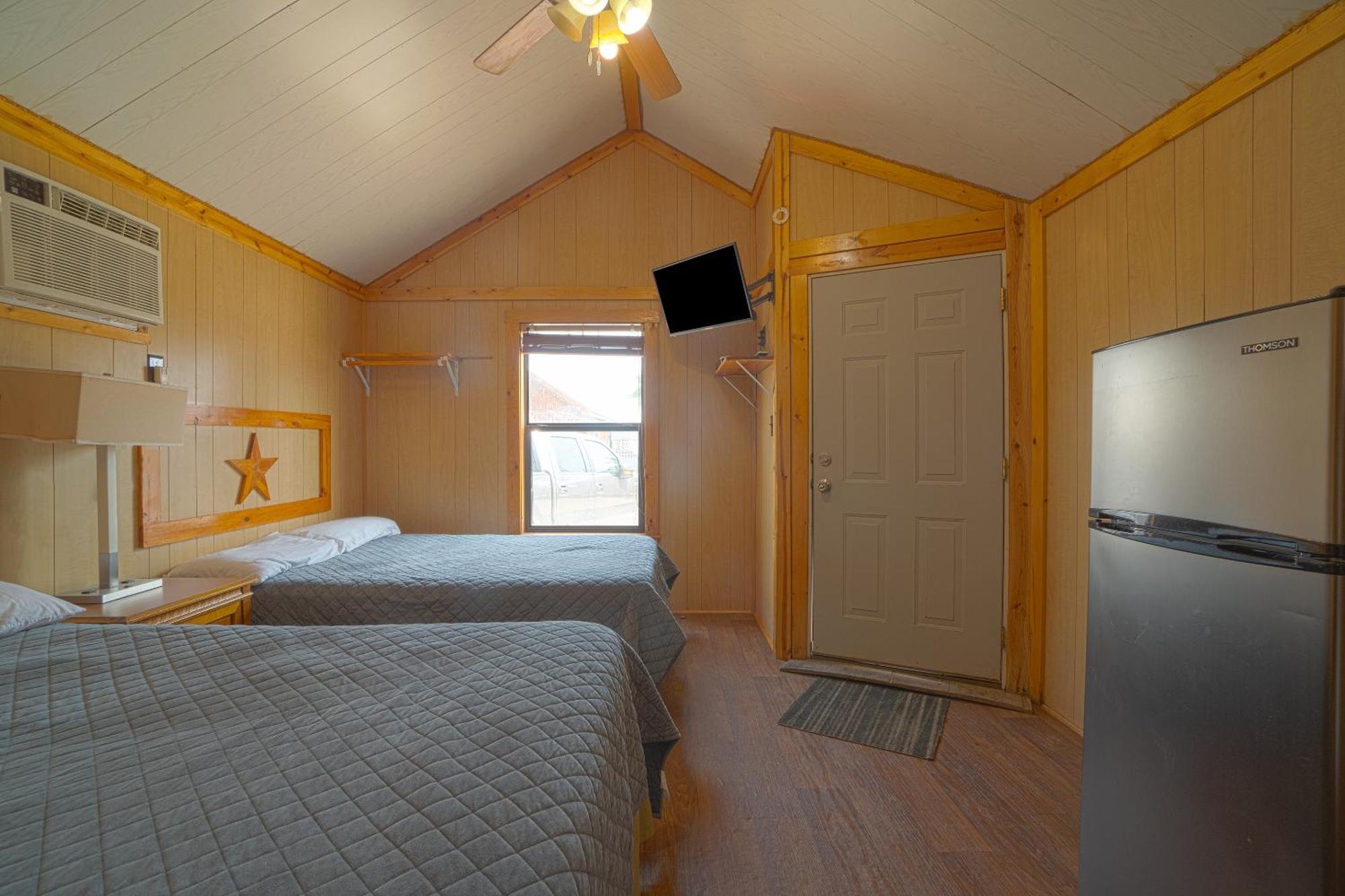 Grand Eagle Ford Lodge & Rv Park Tilden Luaran gambar