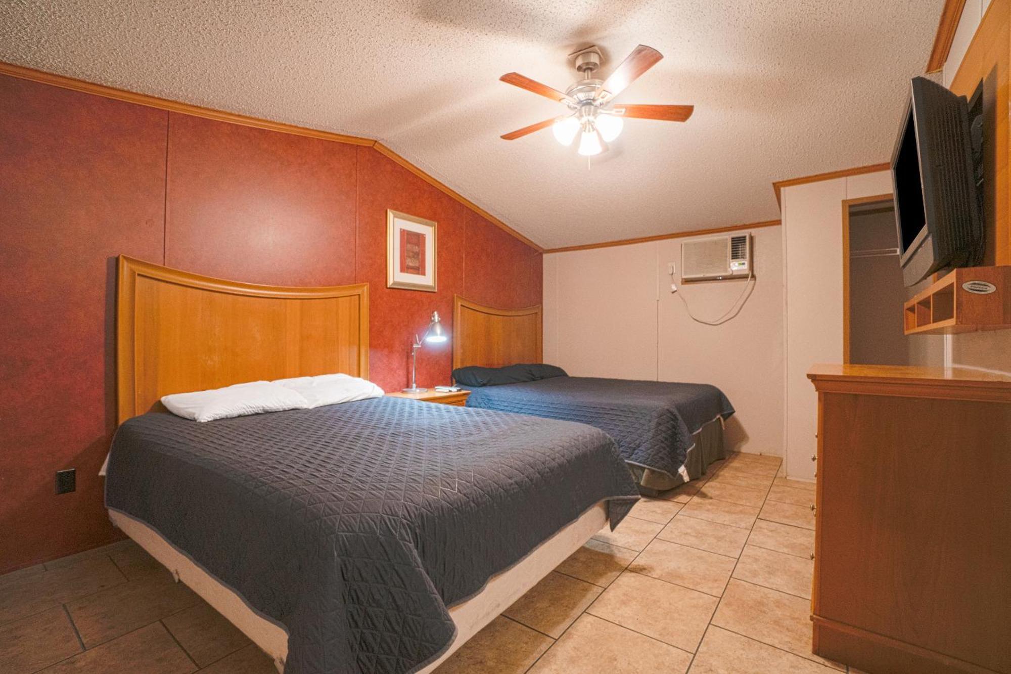 Grand Eagle Ford Lodge & Rv Park Tilden Luaran gambar