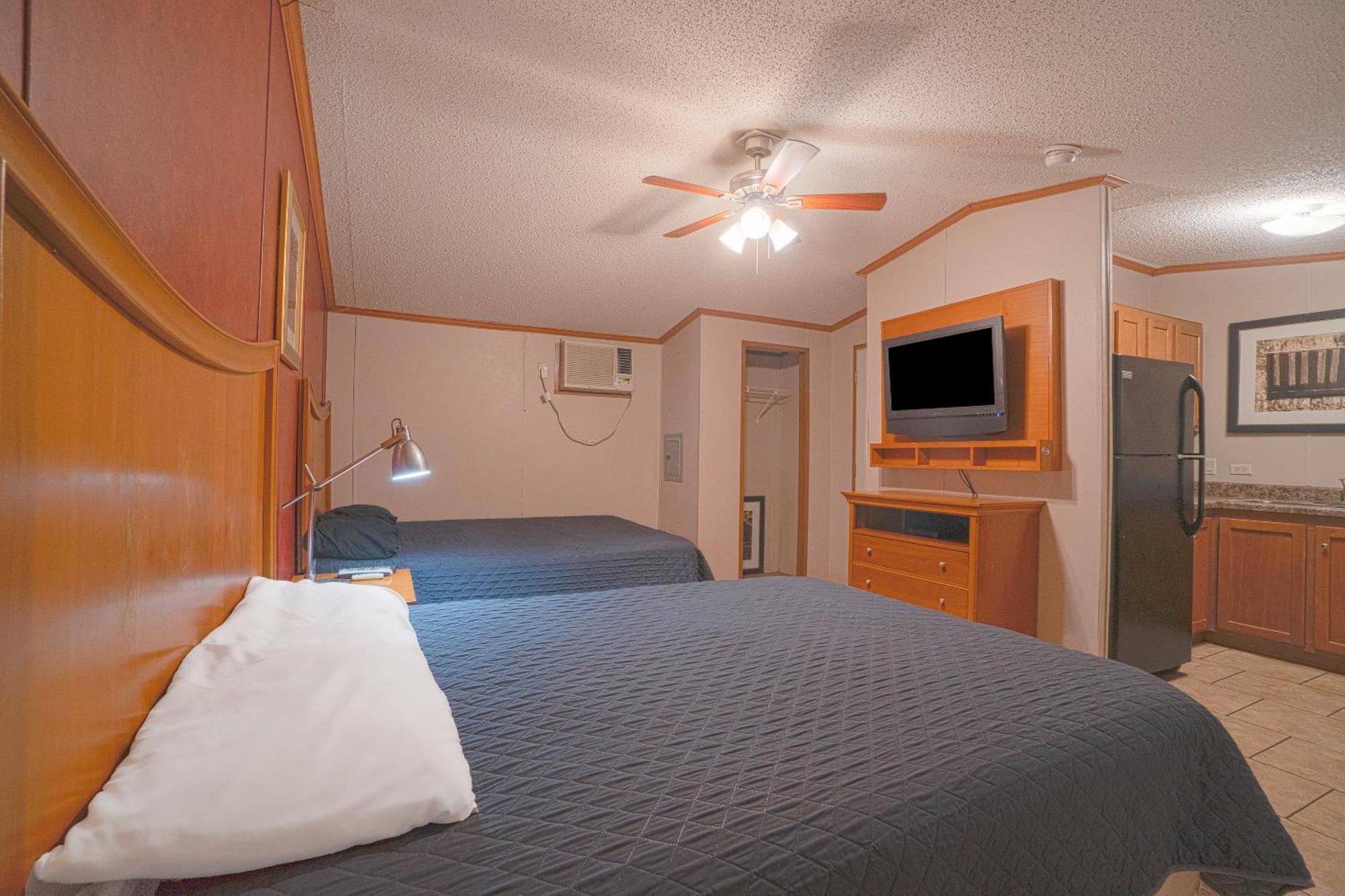 Grand Eagle Ford Lodge & Rv Park Tilden Luaran gambar