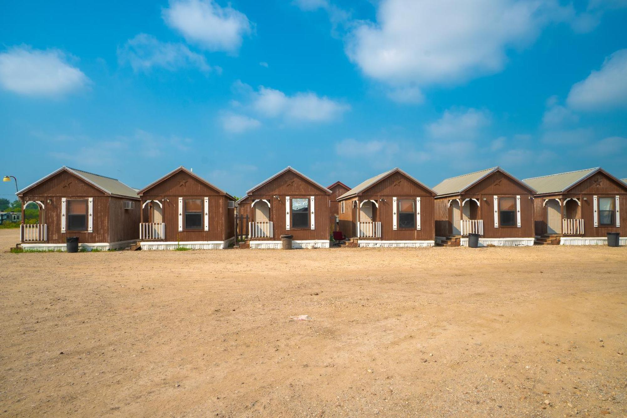 Grand Eagle Ford Lodge & Rv Park Tilden Luaran gambar