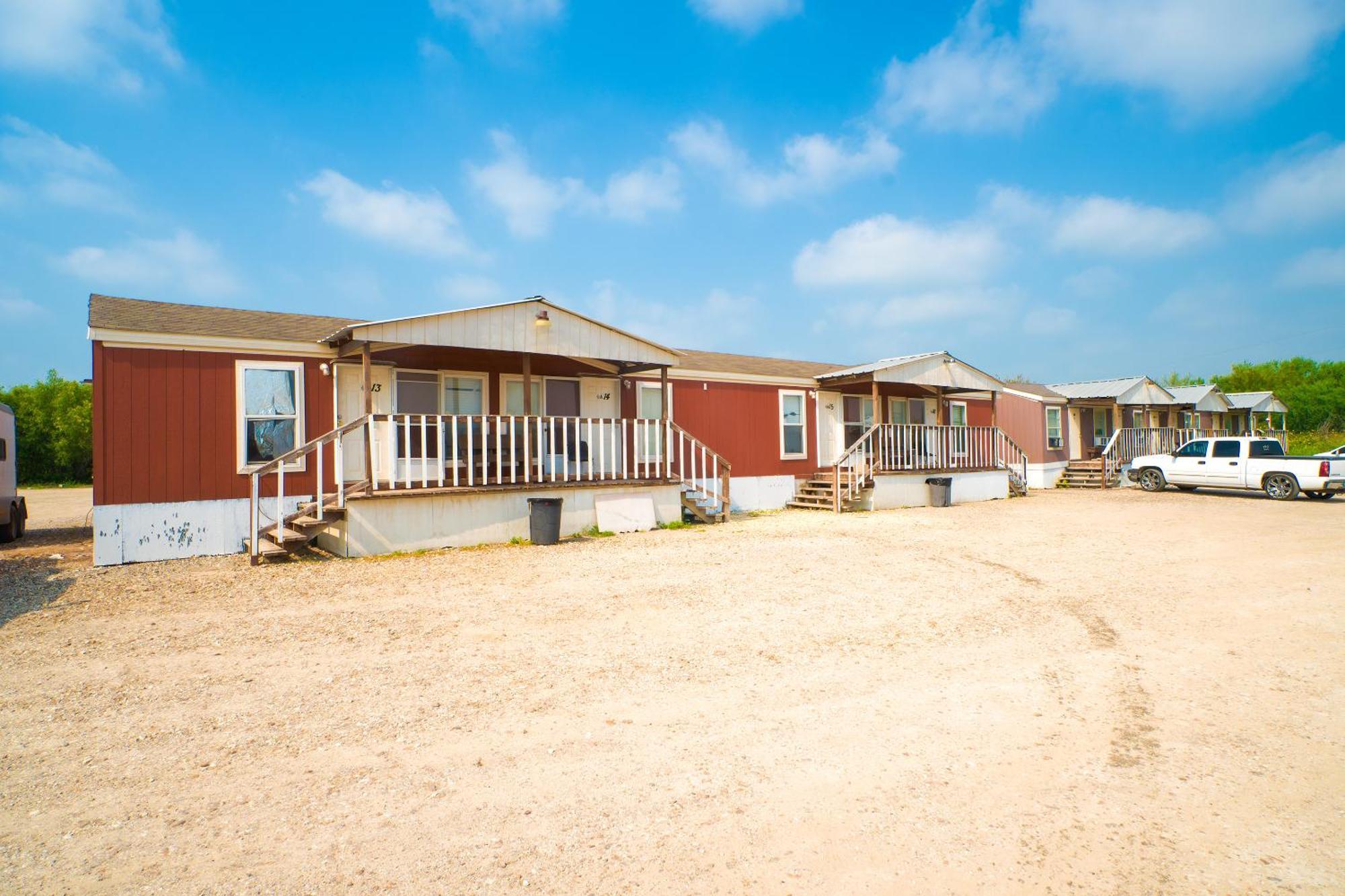 Grand Eagle Ford Lodge & Rv Park Tilden Luaran gambar